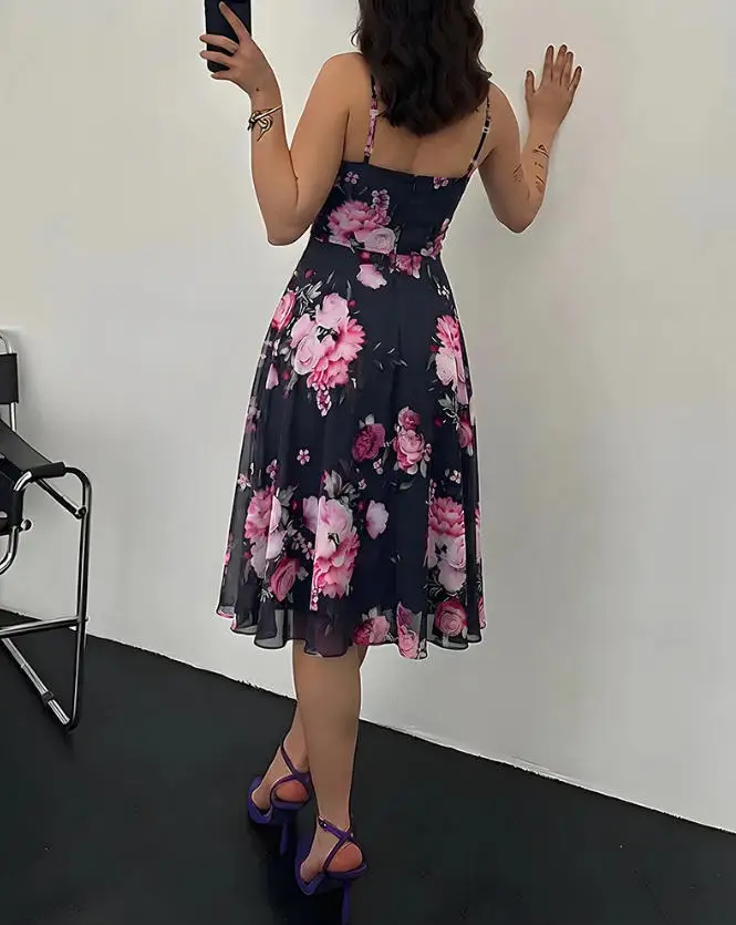 

2026 Summer New Women's Printed Collar Skirt, Round Neck Adjustable Shoulder Straps, High Waist A-Line Skirt, Rear Zipper