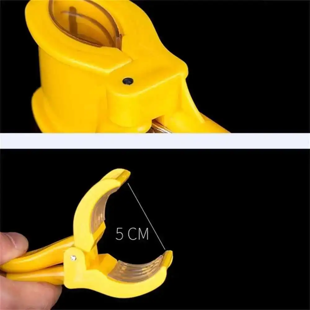 5 Pcs A4 Pop Adjustable Plastic Sign Holder Clip-on Style Rotating Reuse Supermarket Merchandise Sign Price Tag Display Clip