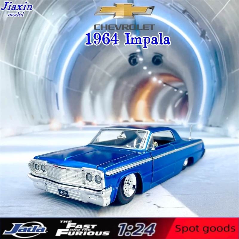 jada 1:24196 Chevrolet Impala SS Classic Car simulation Alloy collection car model for a child's birthday present