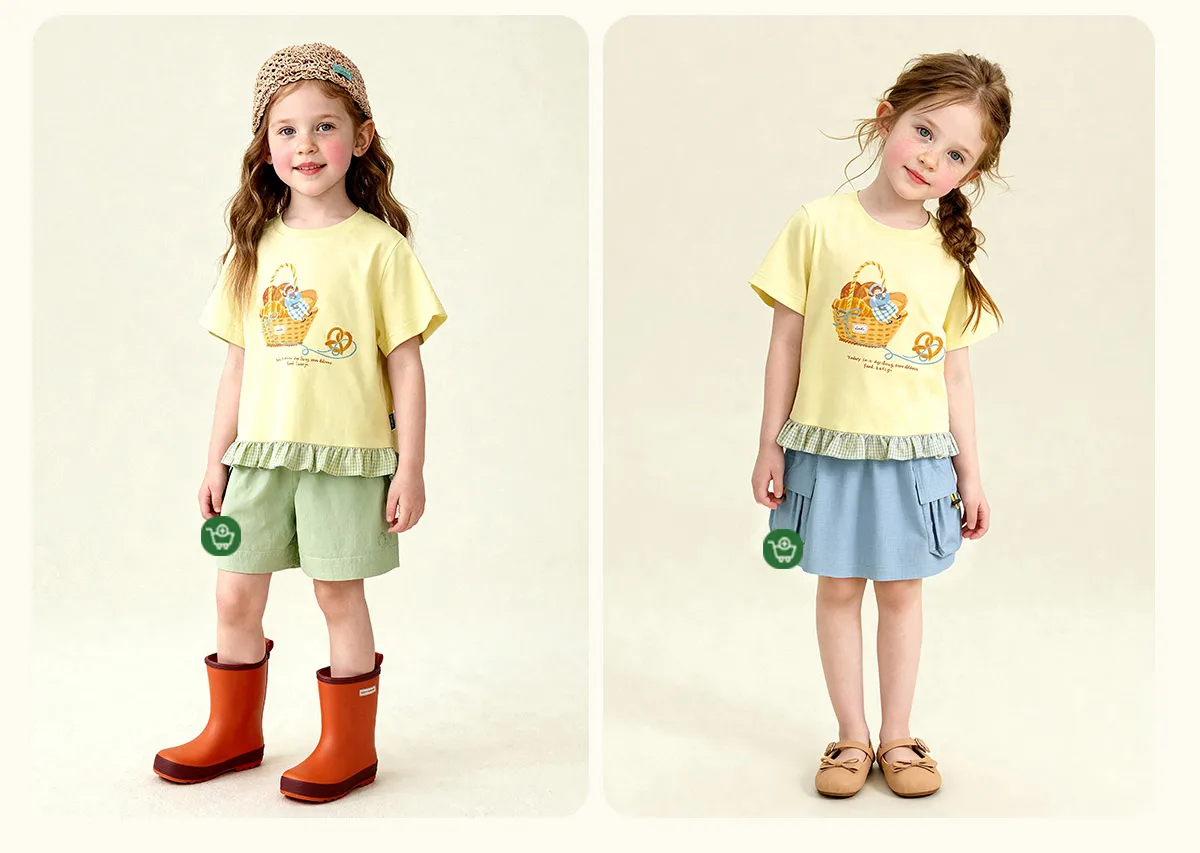 Amila 2026 Sommer-T-Shirt für Mädchen im neuen Stil mit kindlichen Illustrationen, kariertem Muster, Rüschensaum und coolen kurzen Ärmeln – Detail 3