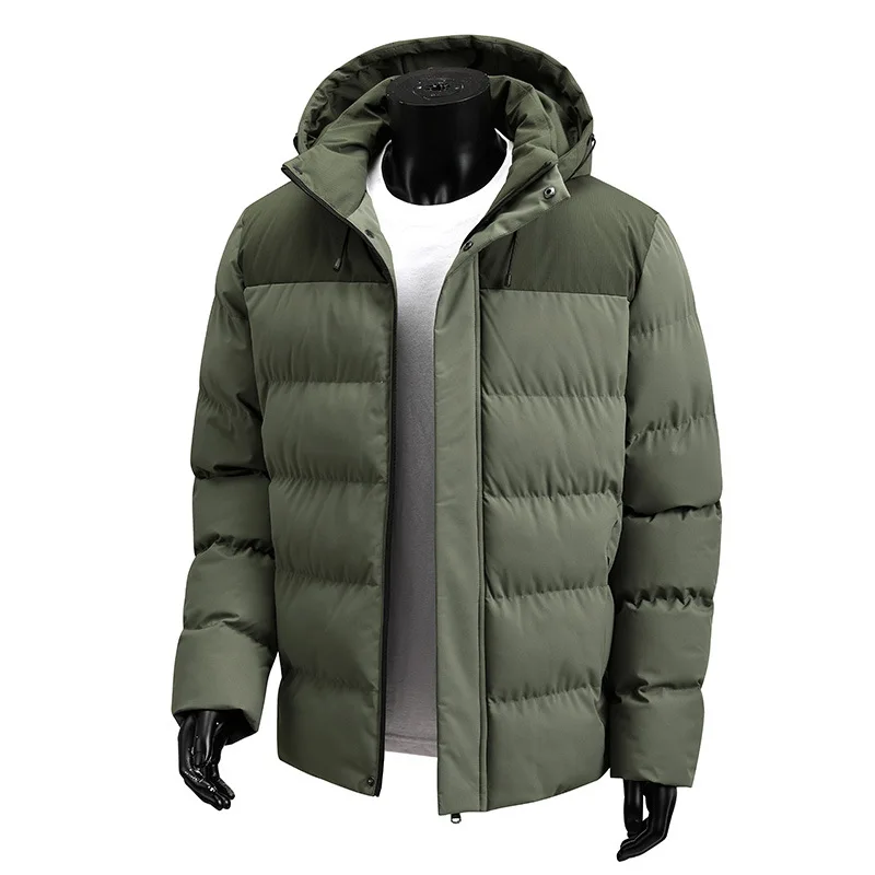 La nueva chaqueta acolchada de algodón con capucha y bloques de color de invierno para hombre es informal y versátil, gruesa, cálida y elegante.
