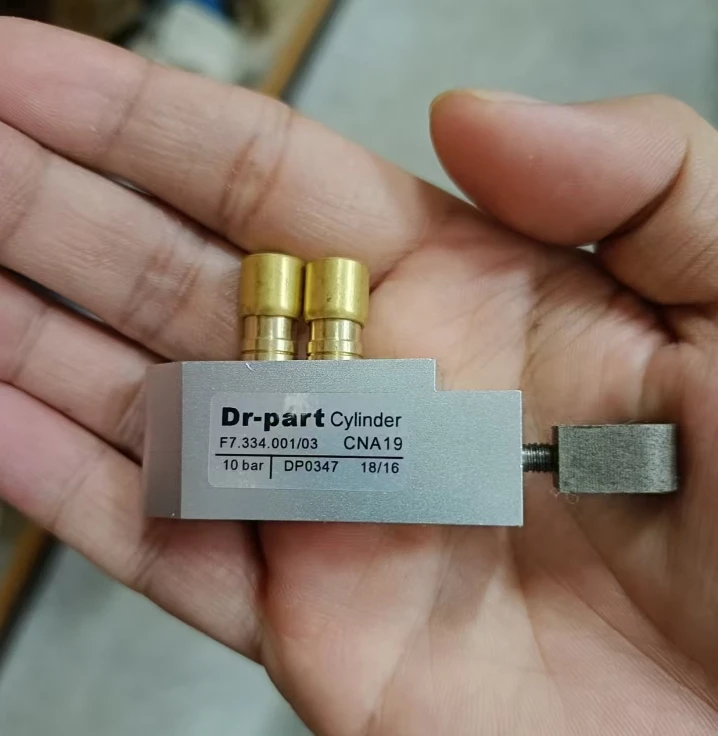 

L2.334.010 F7.334.001 SM102 CD102 SM74 PM74 Пневматический цилиндр