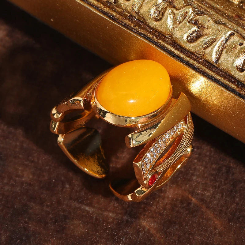 

Gold Color Vintage Oval Natural Stone Beeswax Yellow Rings Quality Zircon Finger Luxury Jewelry Woman Music Festival Accessories