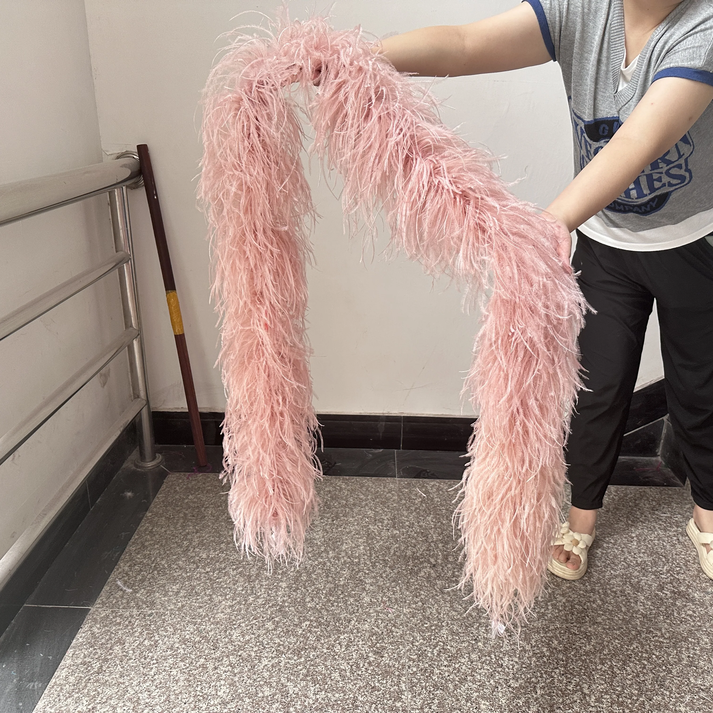 Natural Ostrich Feather Boa 2-15Ply Soft Fluffy Scarf Wrap for Wedding Party Halloween Costume Dance Decor DIY Craft Accessories