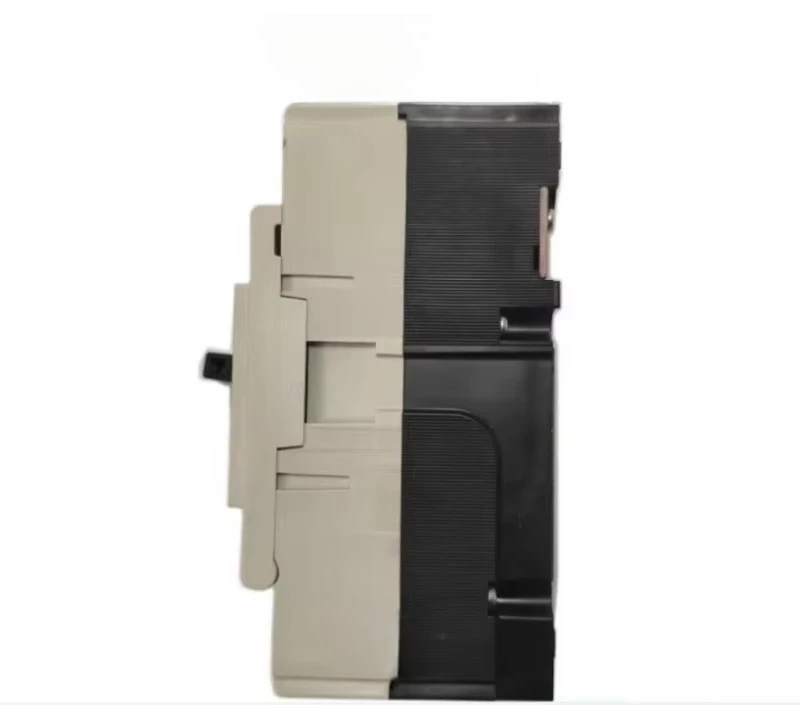Molded Case Circuit Breaker NF100-CWB SWB FHU 2P 3P 32A 40A 80A 100A MCCB for Power Distribution Protection