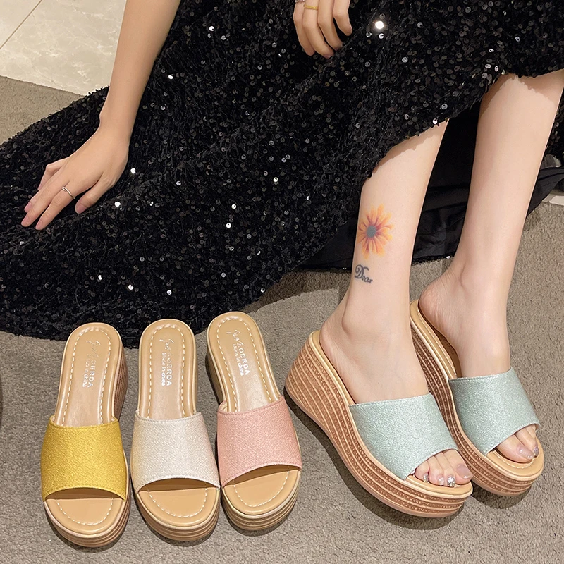 

Женские сандалии на танкетке 2026: Новинка лета, модные женские туфли на высоком каблуке, удобные уличные сандалии на платформе с цветочным декором