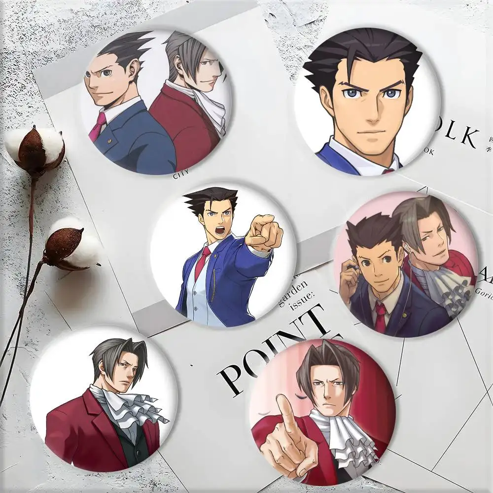 Broches de insignia de estilo de dibujos animados de la trilogía del abogado de Anime Phoenix Wright Ace en la decoración de la mochila, alfileres redondos esmaltados para accesorios