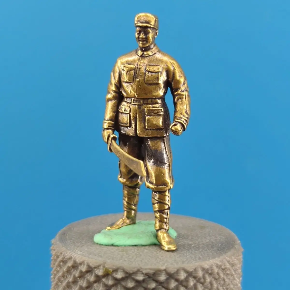 Brass Eighth Route Army Commander Saber Soldier Model Action Figure Car Dashboard Fish Tank Decorative Ornament