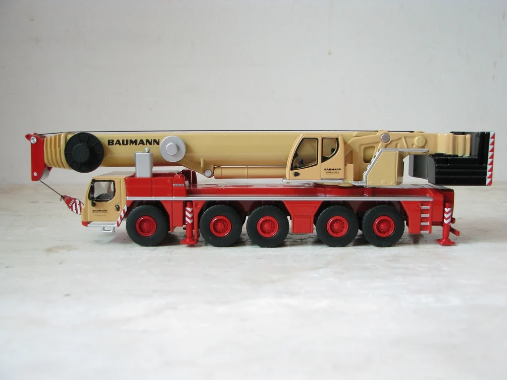 دييكاست 1:87 IMC مقياس LIEBHERR LTM1250-5.1 BAUMANN سبيكة سيارة نموذج تحصيل لعبة هدية تذكارية عرض حلية