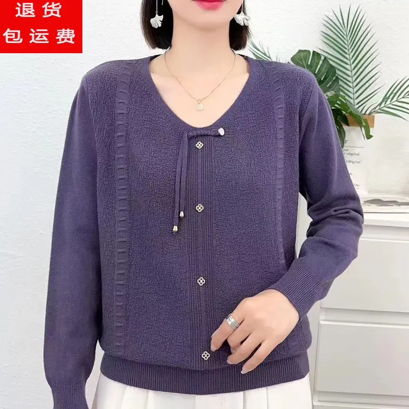Bottoni con scollo a V impiombati di nuovo stile da donna autunnale Top con base allentata in maglione lavorato a maglia a maniche lunghe tinta unita alla moda