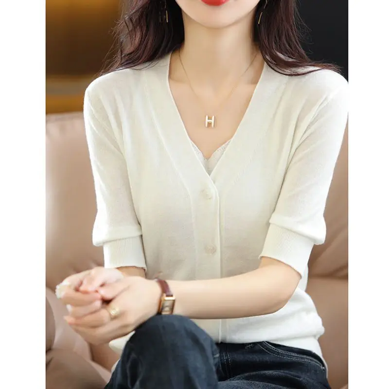 ملابس النساء أزياء الصيف الكورية عارضة زر بلون الخامس الرقبة نصف كم الإناث كل مباراة تظهر رقيقة الحياكة أعلى المحملة