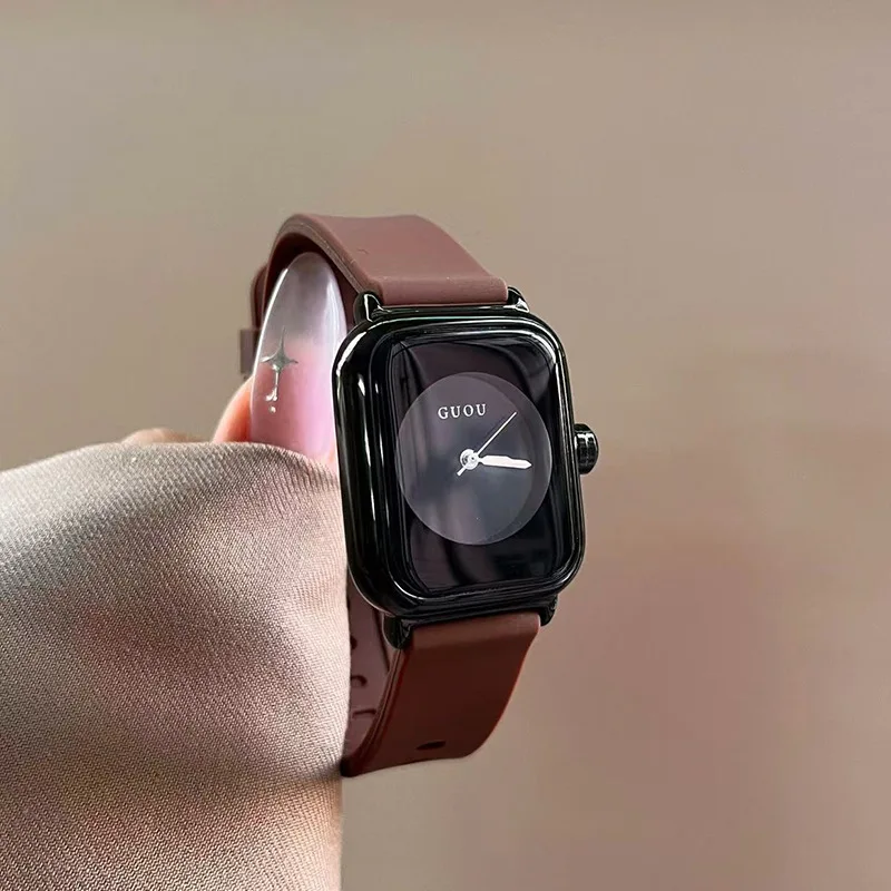 New Sporty Silicone Strap Women'S Watch Square, Simple And Stylish Watch, Women'S Gift, Quartz Fashion Watch, Women'S Accessory.