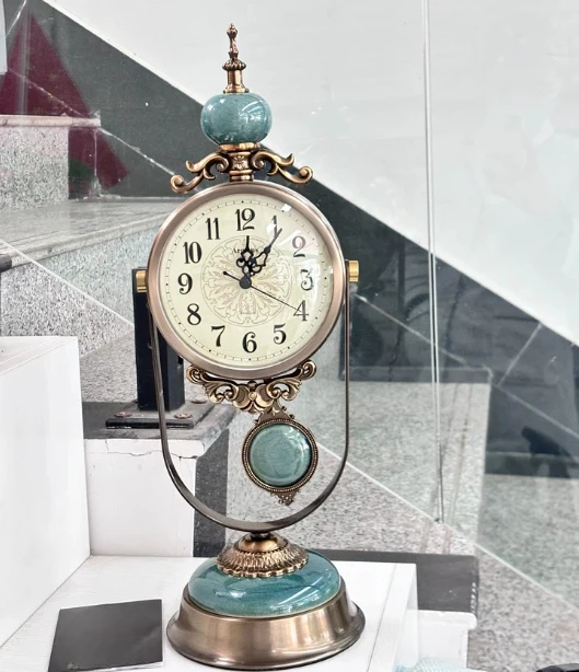 Retro Style Table Type Light Luxury Seat Clock Living Room Desktop Clock Decoration Home Ornament