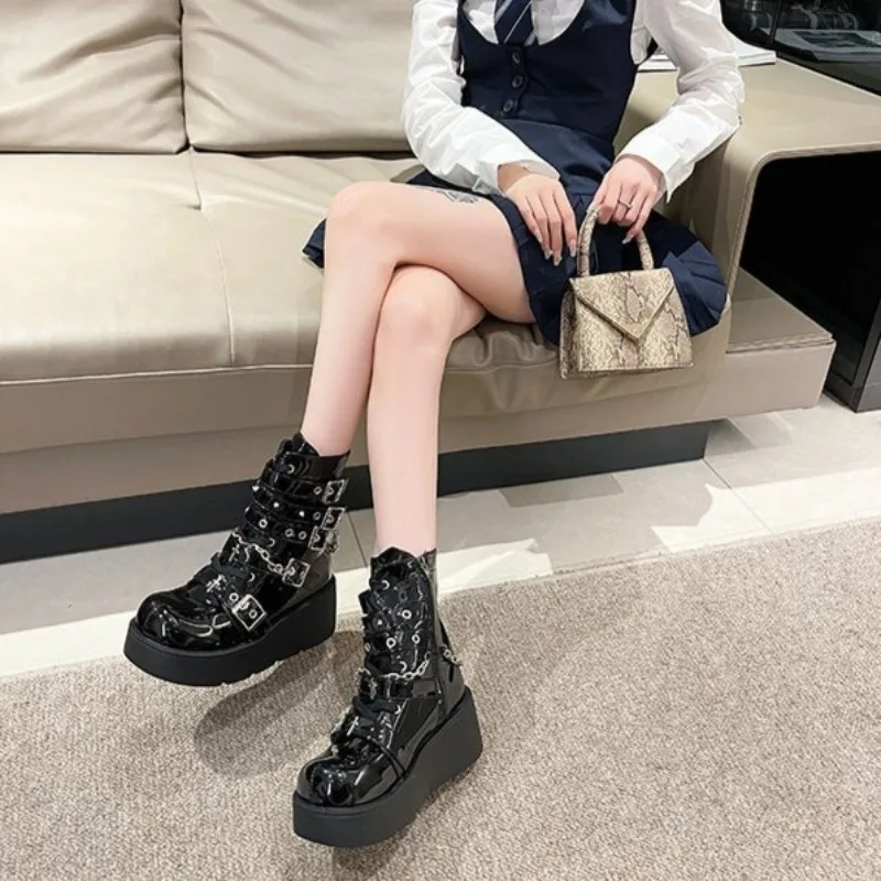 

Women's Fashion Platform Boots Belt Buckle Black Short Boots Thick Sole Punk Womens Chain Boot High Quality Women's Ankle Boots