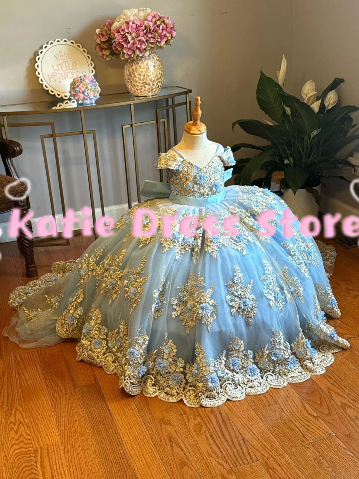 Himmelblaues Blumenmädchenkleid für die Hochzeit, Spitzenapplikation, bauschig, mit Schleife, für Kindergeburtstag, Erstkommunion, Ballkleider, individuell gestaltet