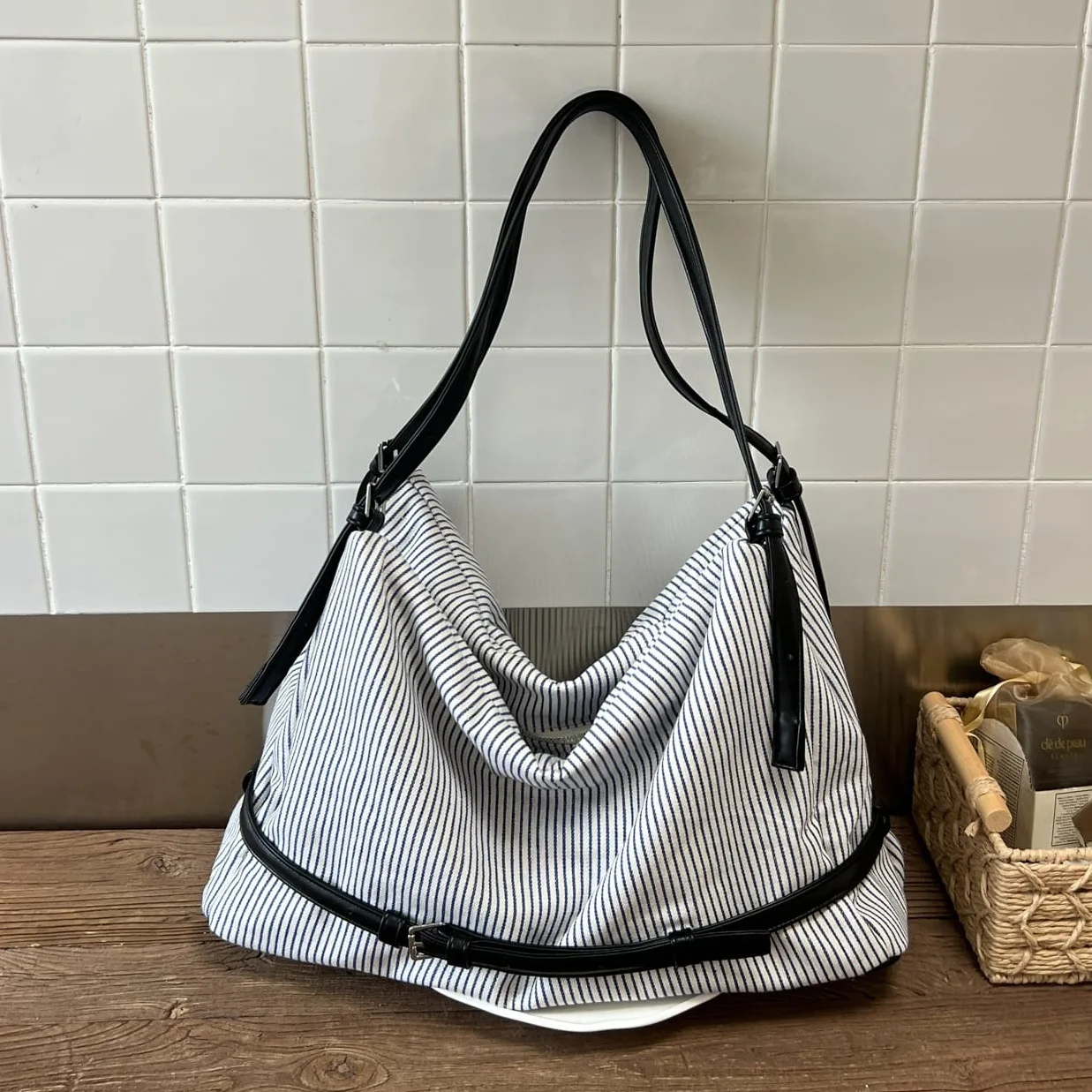 Stripe Designer Women Big Totes Commuter Ladies Handbag Fashion Shopper Shoulder Bag Suitable for Work Commute, Shopping bolso