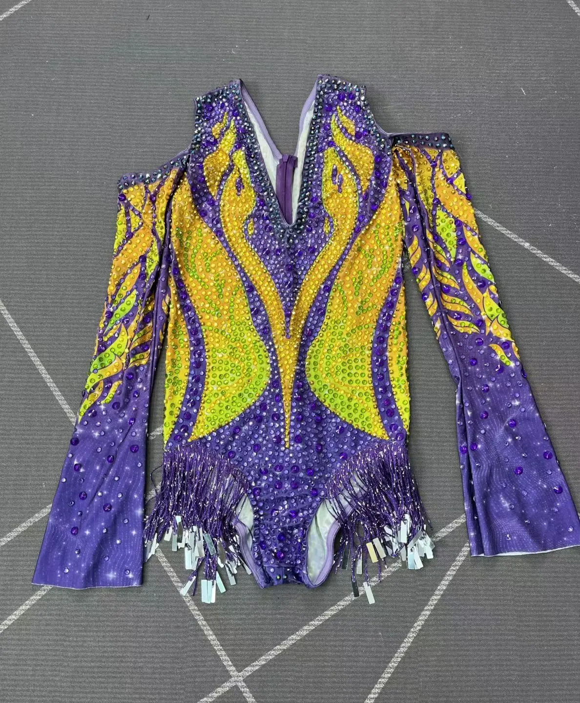 Jinju Tuta da donna con frange di strass colorati lucidi Sexy scollo a V al largo della spalla Costume da spettacolo teatrale per ballerino da bar da discoteca