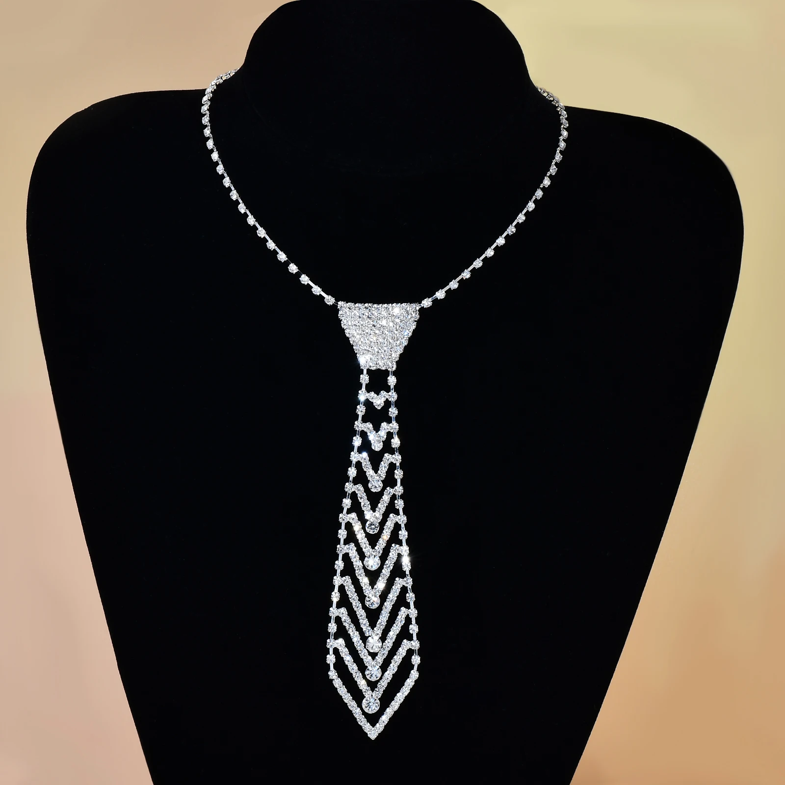 1P Luxury Crystal Elegant Tie Necklace Fashion Rhinestone V Long Necklace