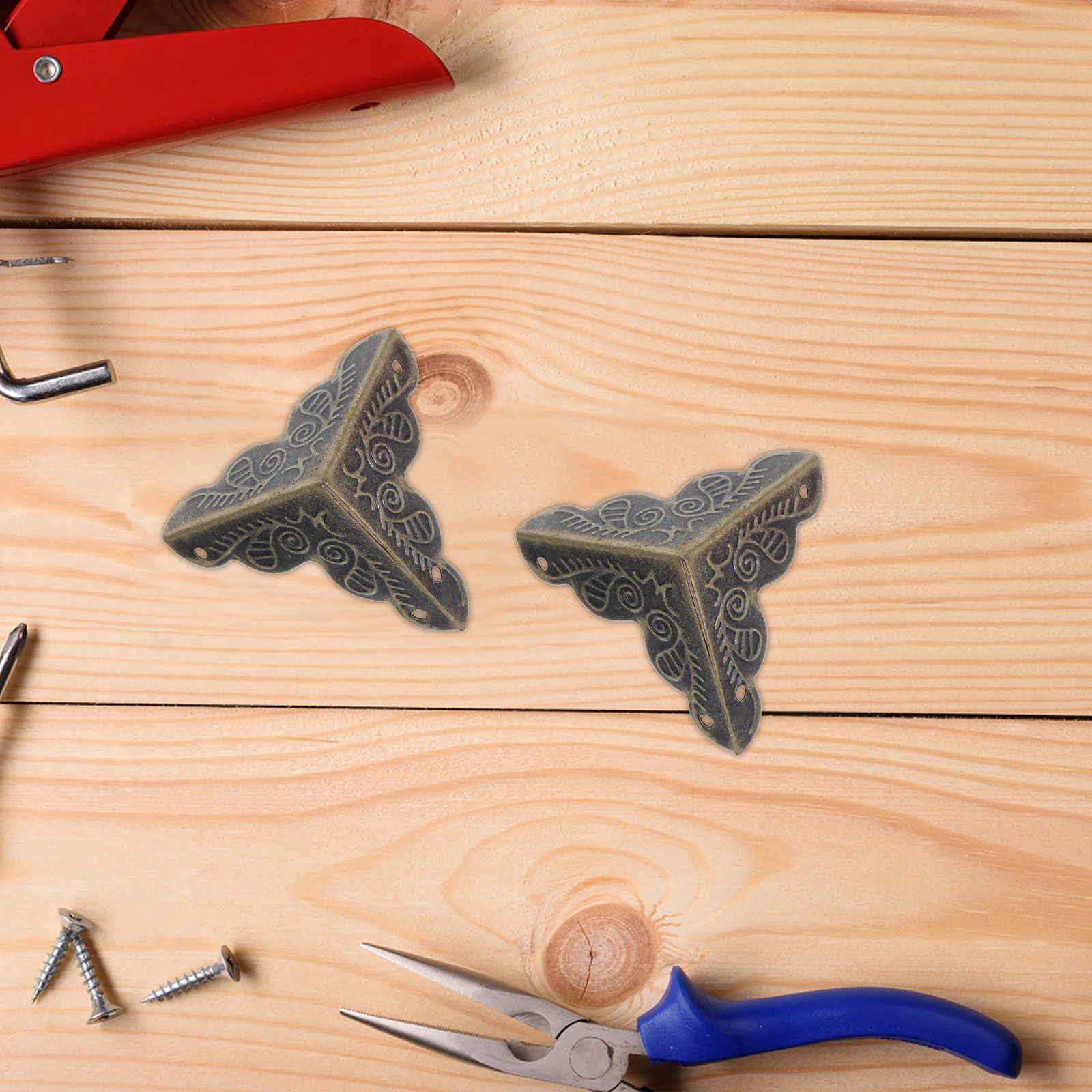 

50Pcs Vintage Three-Edge Protector Metal Corner Guards for Furniture Cabinet Boxes Style Decorative Edge Cover