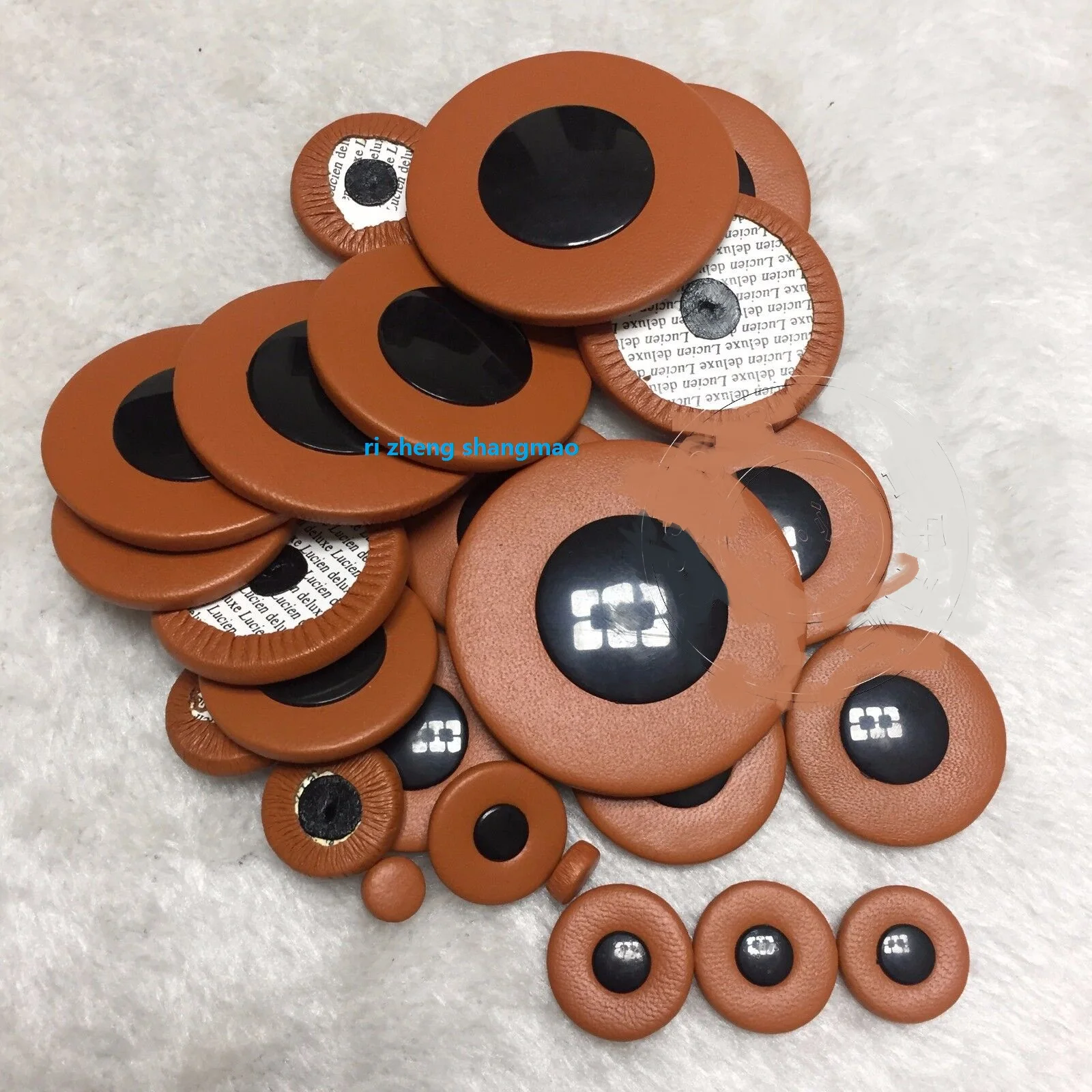 1 set of excellent saxophone leather pads, high-quality material accessories