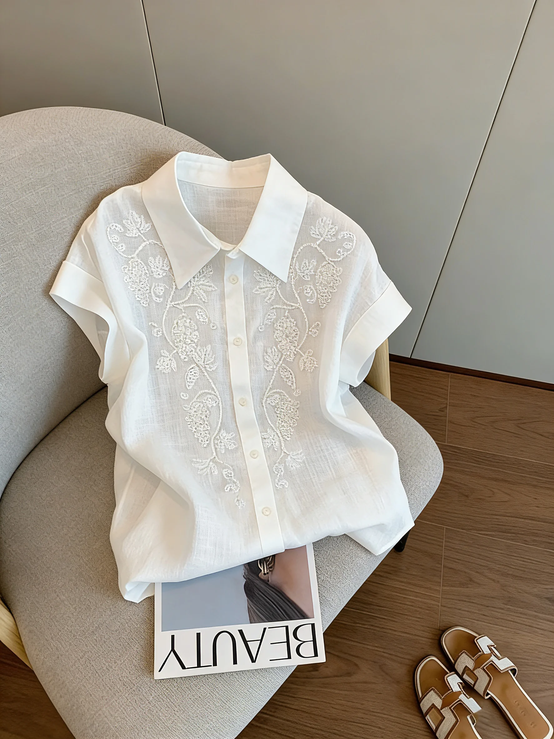 

Elegant Heavy Embroidery Short Sleeve Shirt Loose Fit Thin Style for Men And Women Summer Gentle Wind Casual Versatile Top