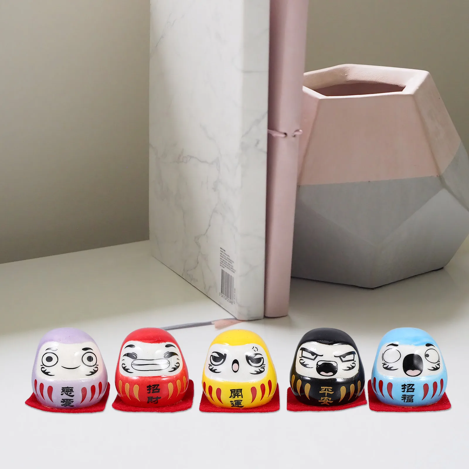 

5pcs Japanese Ceramic Fortune Cat Figurines Mini Zen Decor Home Office Car Dashboard New Year Festive Lucky Decoration