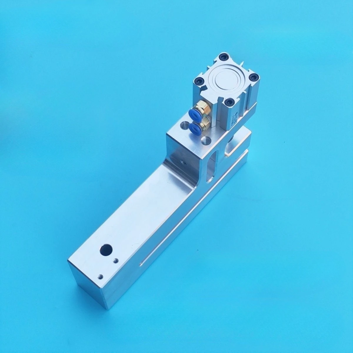 

Hole punch Small round hole pneumatic pe packaging bag opp clothing breathable plastic bag punching machine
