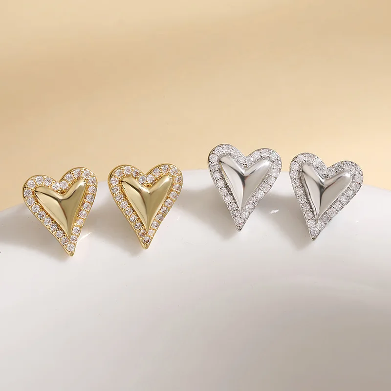 HECHENG، أقراط على شكل قلب كورية بسيطة للنساء من النحاس عيار 18 قيراط مطلية بالذهب مرصعة بأحجار تشيكوسلوفاكيا مجوهرات للسيدات زوج واحد