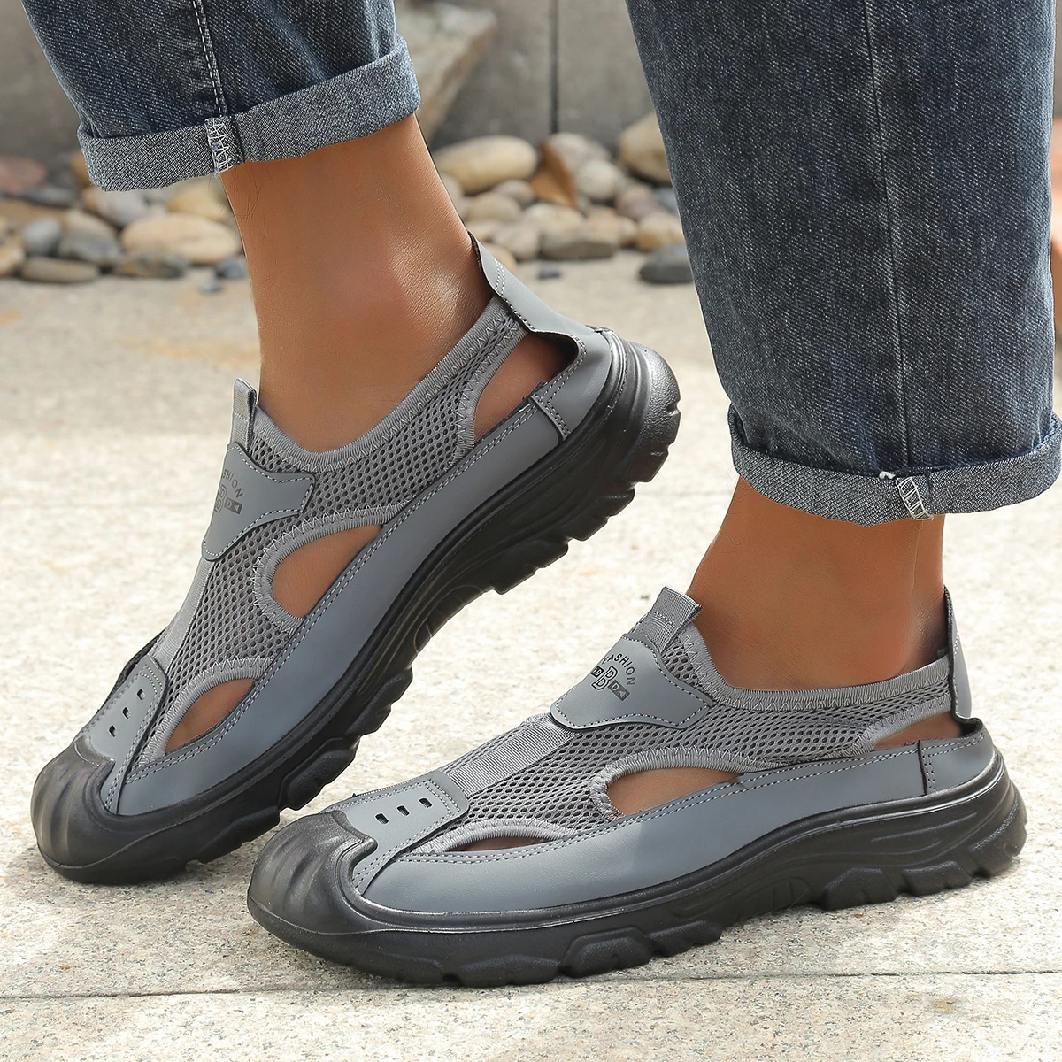 Men Closed Toe Hollow Mesh Sandals Slip On Anti Slip Thick Sole Outdoor Shoes Breathable Beach Walking Casual Footwear