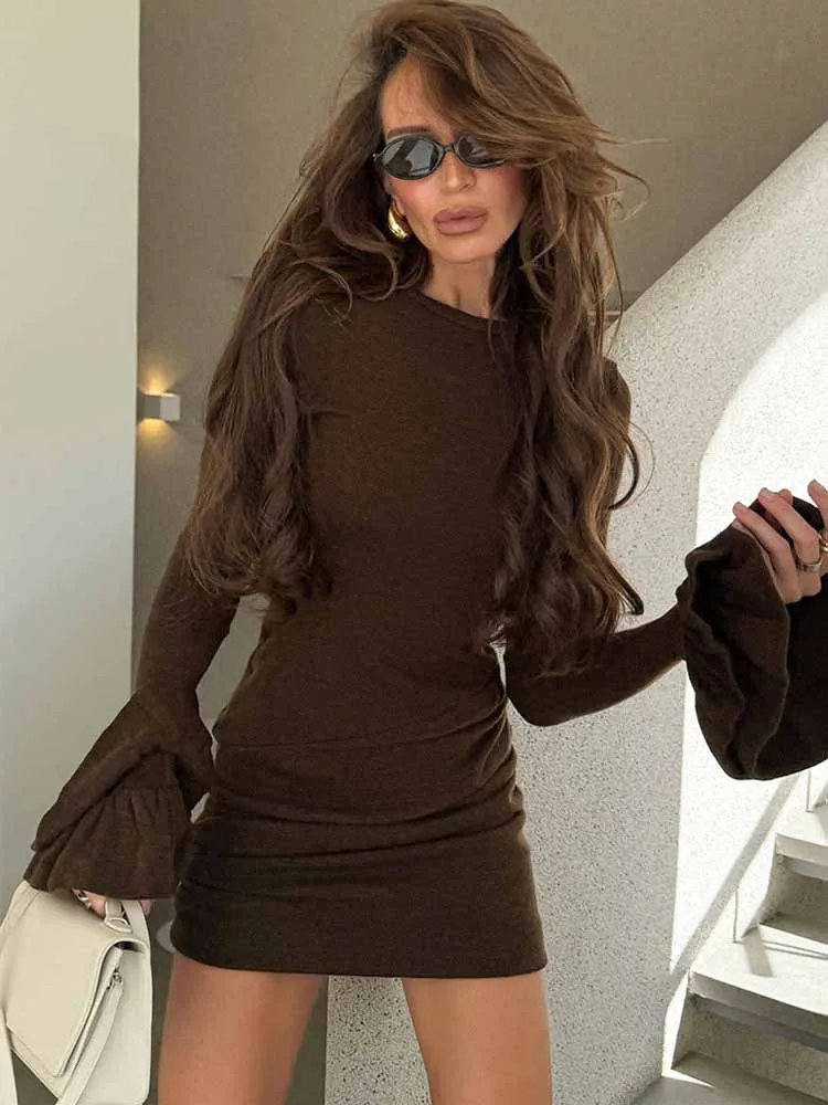 

BKQU Элегантное мини-платье-свитер для женщин с расклешенным длинным рукавом и круглым вырезом, облегающее вязаное платье со рюшами, повседневное вечернее уличное платье, Vestidos