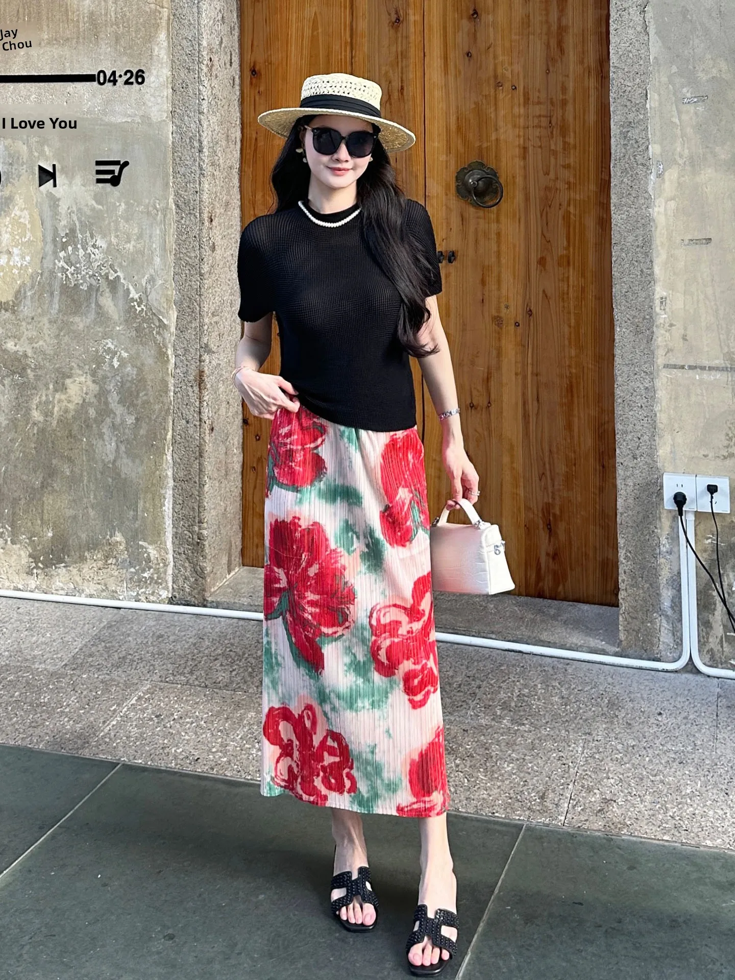 

Chic Summer Black Short Sleeve Printed Slim Fit Skirt Set Polyester Material round Neckline Two Piece Suit for Women over 35