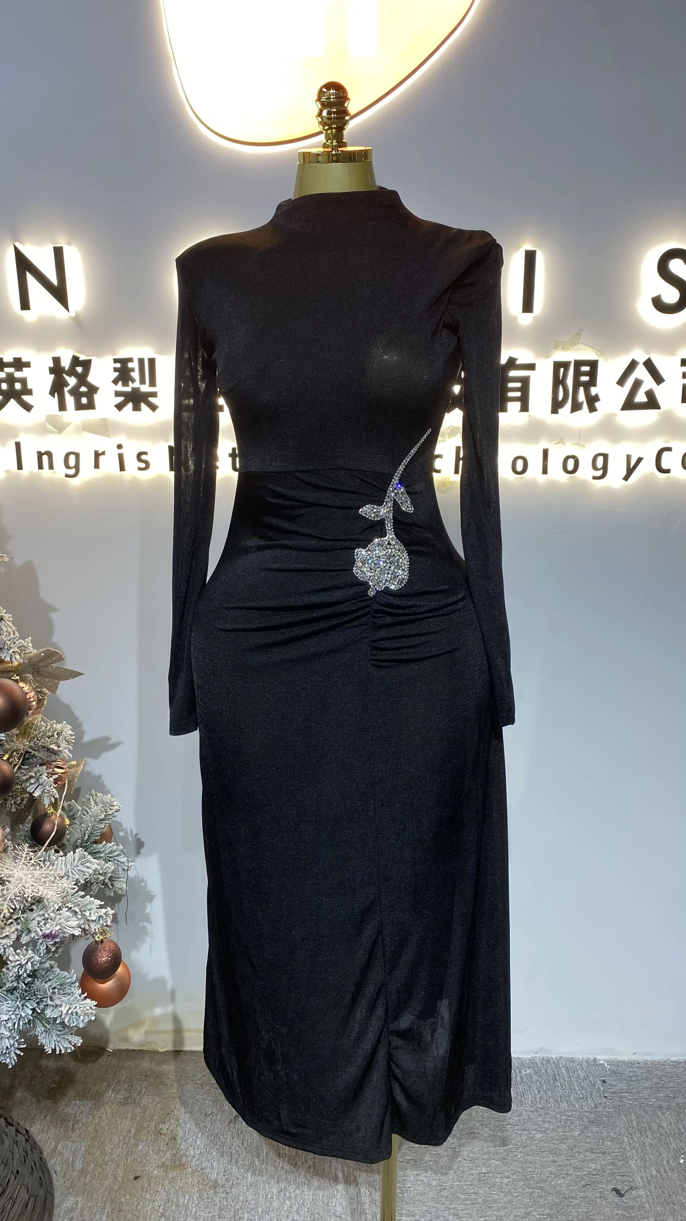 

New diamond-designed pleated skirt, round neck, stand collar, casual yet formal style, long sleeves-GZXX552
