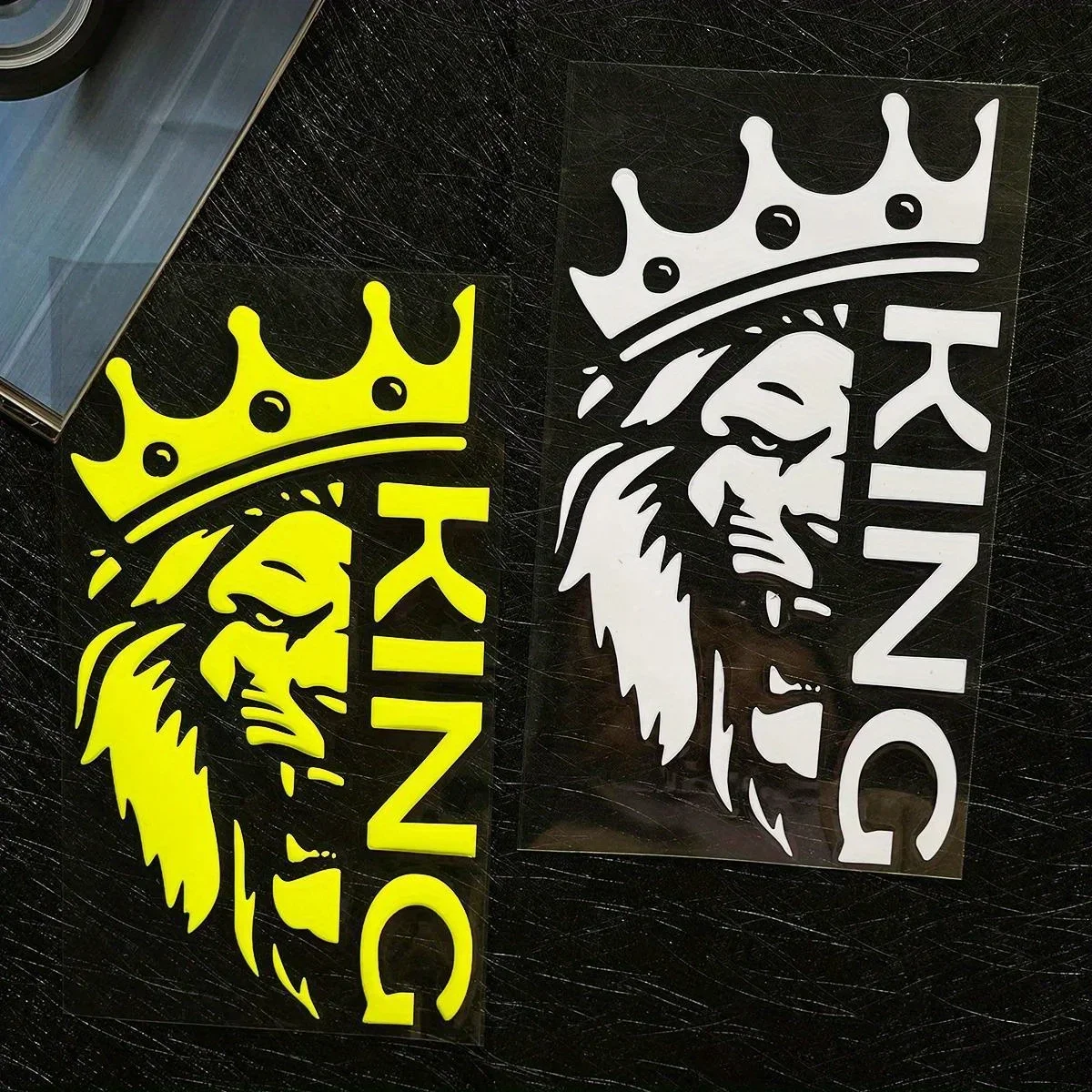 2PCS/SET Holographic Lion King Auto Moto Sticker, Trendy Crown & Lion Design Decal for Car Motorcycle, Exterior Customization