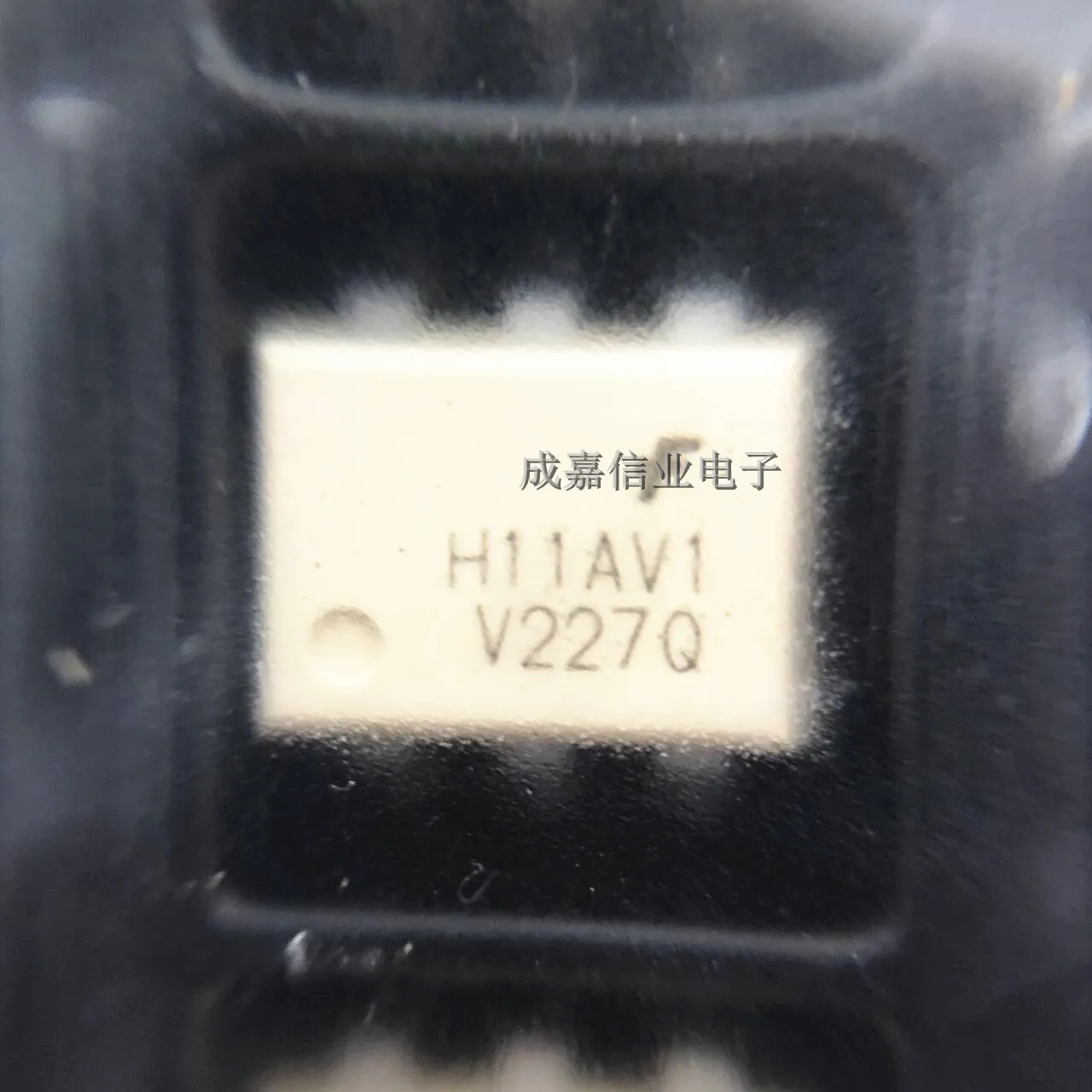 10pcs/Lot H11AV1SR2VM SOP-6 MARKING;H11AV1 Transistor Output Optocouplers 0.4" Optocoupler Phototransistor 60mA