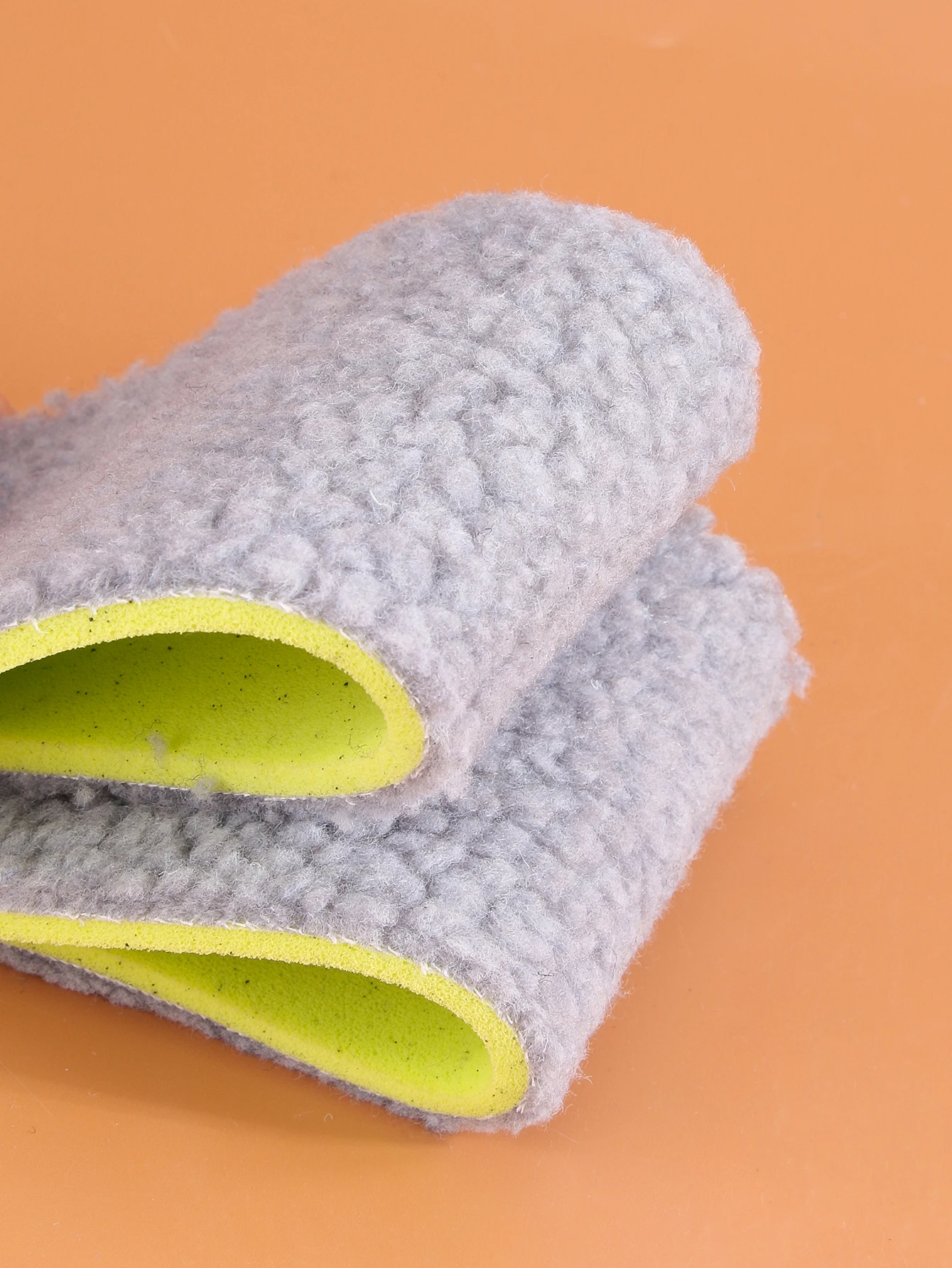 แผ่นรองรองเท้ากำมะหยี่ขนแกะ3คู่เพื่อความอบอุ่นและป้องกันเท้าในฤดูหนาวผู้ชายและผู้หญิงเพิ่มตุ๊กตาเพื่อดูดซับเหงื่อและการระบายอากาศ