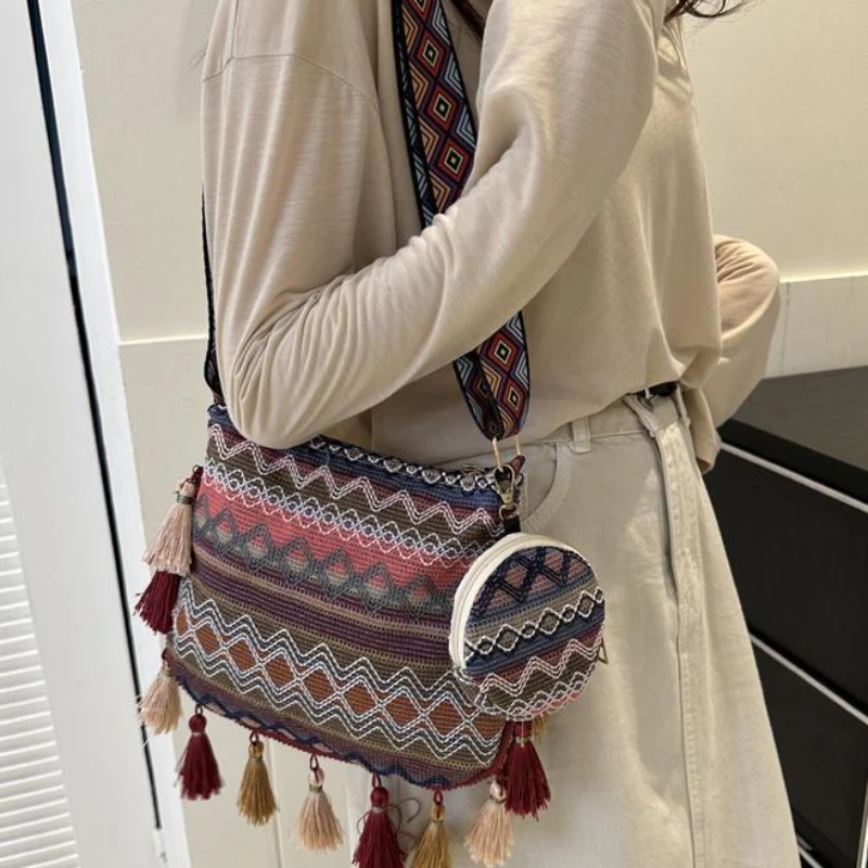 New Ethnic Tassel Bucket Shoulder Bags Four Seasons Bohemia Popular All-match Ladies Crossbody Bag Eco-friendly Commuter Storage