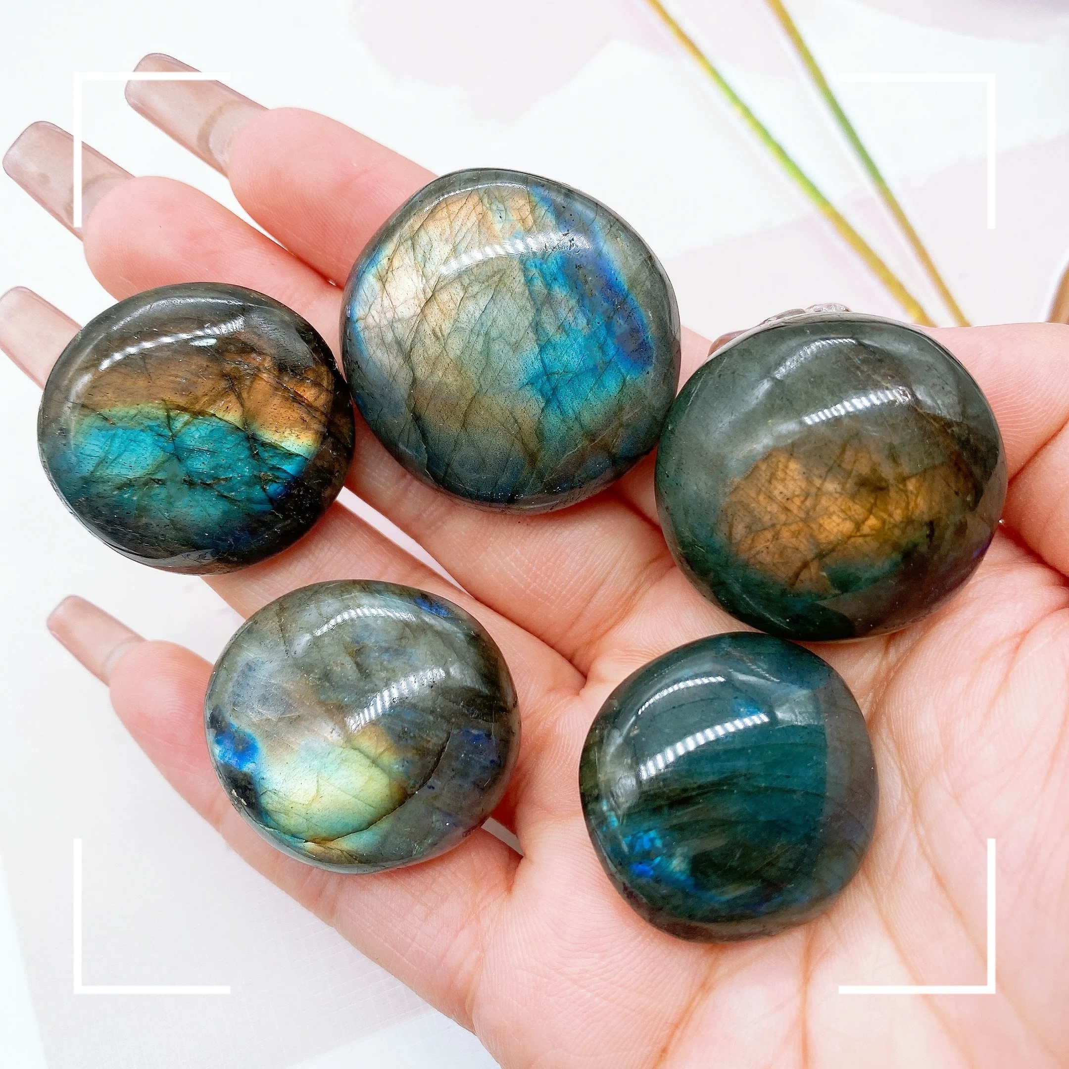 Natural Blue Color Labradorite Natural Stones Ornament  Labradorite Palm Stone Crystal Reiki Healing Decompression Blue Flash