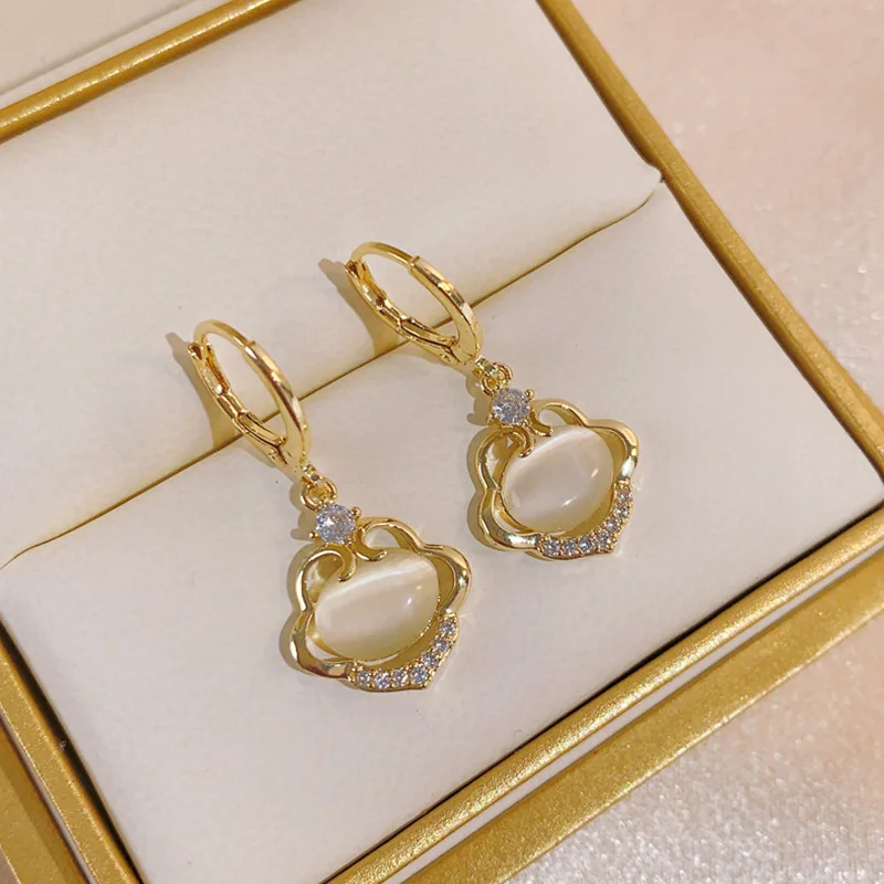 Korean Fashion Cat Eye Stone Earrings For Women Jewelry 2024 Trending Luxury Earing Women\'s Vintage Palace Crystal Opal Earrings