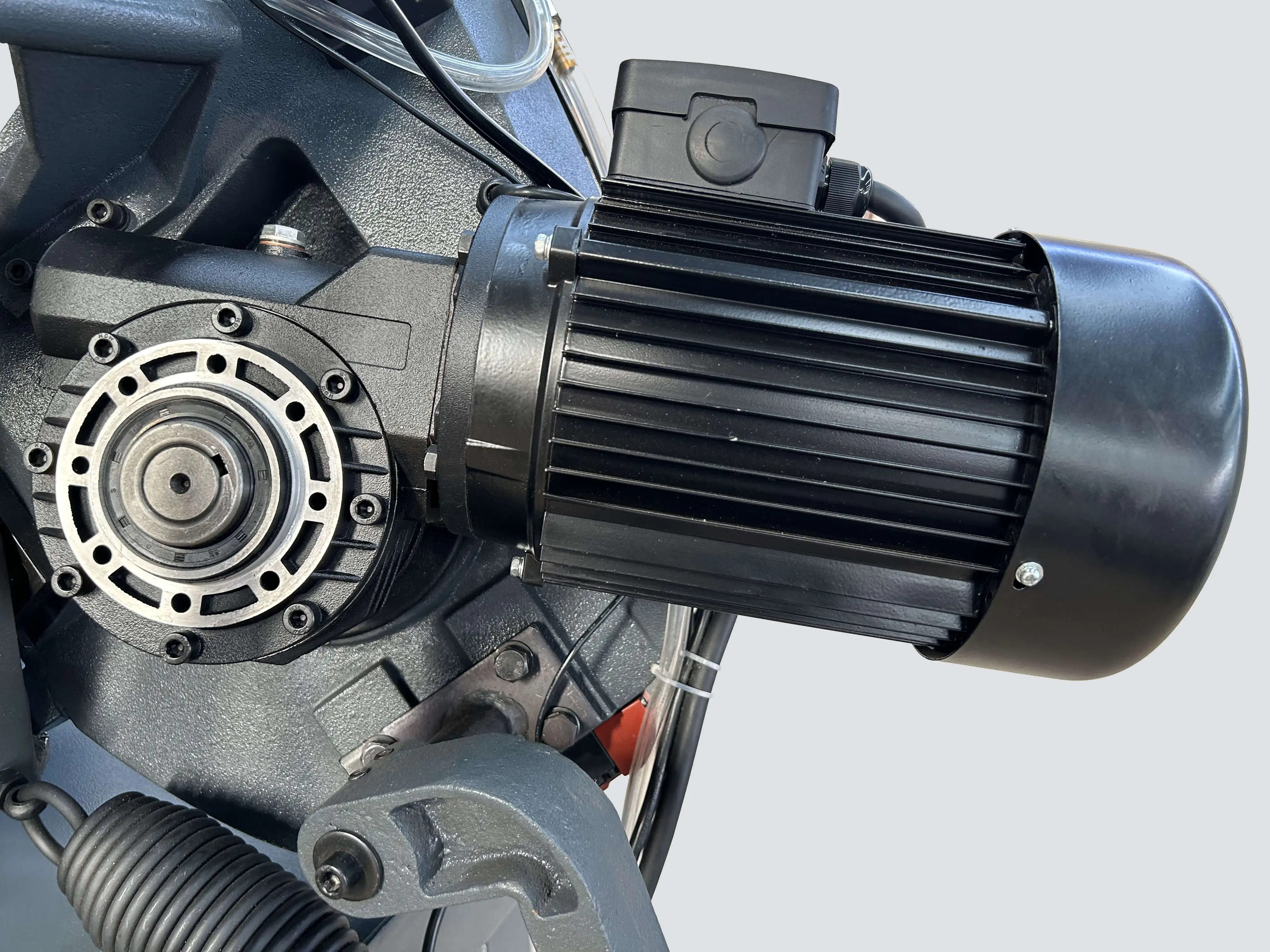Sierra de cinta de metal semiautomática MBS 320 SA para acero y metales no ferrosos con sujeción, control de velocidad de hoja de ángulos ajustables