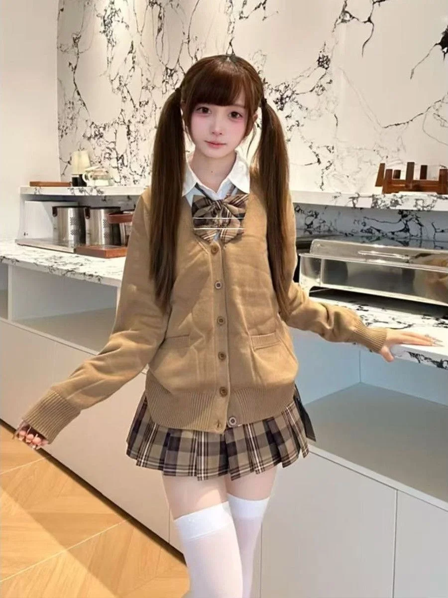 

Оригинальный осенне-зимний коричневый вязаный кардиган JK, комплект для женщин: кардиган-накидка и юбка в клетку для школы