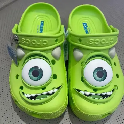 Hot New Monsters Inc Mike Wazowski 여름 미끄럼 방지 야외 캐주얼 비치 신발 홀 홀 슬리퍼 편안한 통기성 샌들