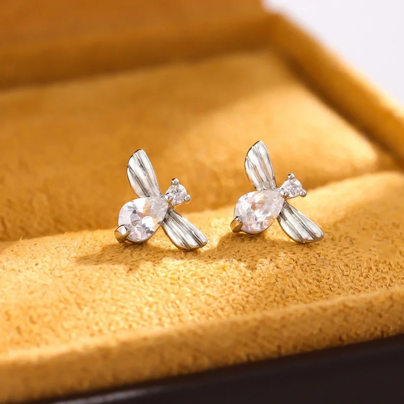 

Хит продаж, новые серьги из стерлингового серебра 925, модные темпераментные, инкрустированные милыми бриллиантами, универсальные серьги в виде пчелы, оптовая продажа для женщин