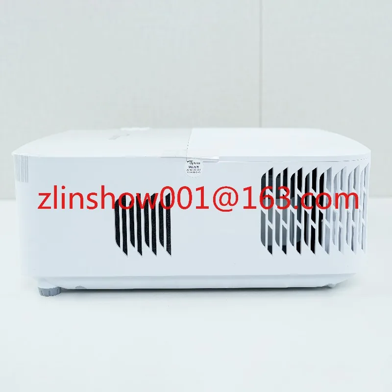 UHD35+ True 4K 3840x2160 UHD Resolution 4000 ANSI Lumens 3D TV Game Projector