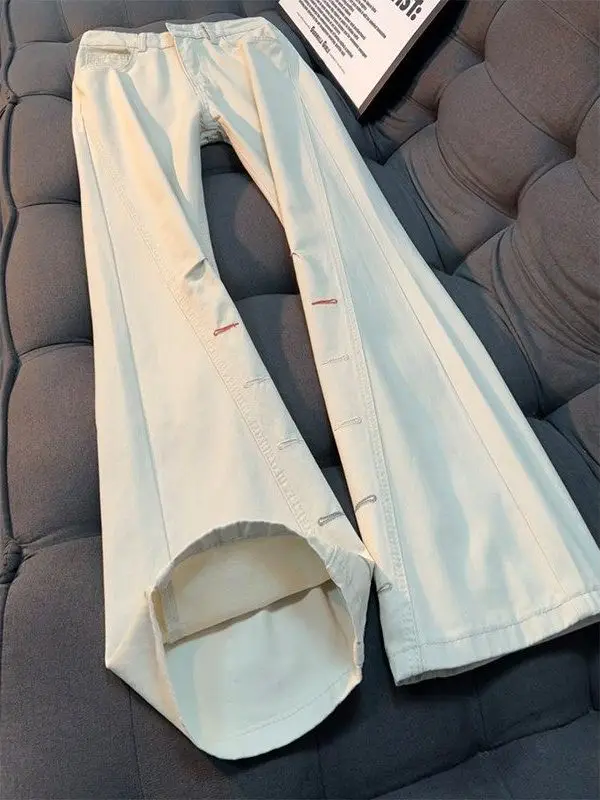 

Светло-бежевые мужские джинсы-клеш из выстиранного хлопка с вышивкой, в американском стиле, с косым кроем, прямые, рабочие, с петлями для пуговиц