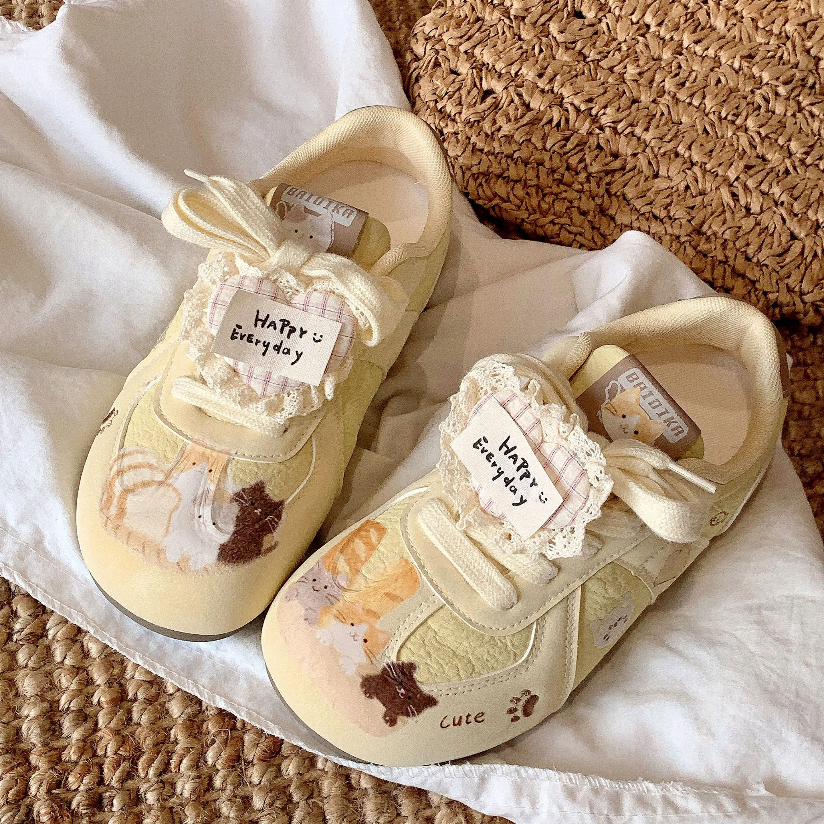 

Soft Girl Cartoon Printed Cat Women's Spring 2026 New Student Versatile Niche Thin-soled Fashion Casual Board Shoes for Women