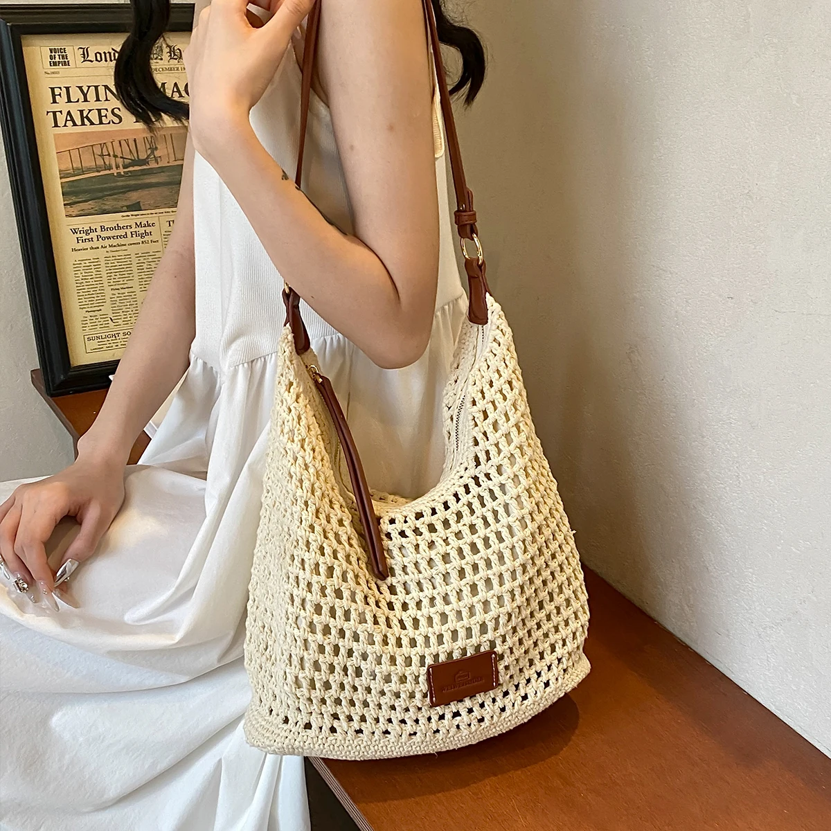 

Straw Tote Bag Shoulder Bag Women's 2025 New Summer Woven Beach Bag Hollow Bag Women's Beach Vacation Travel Handmade Shopping Commuting Shopping School
