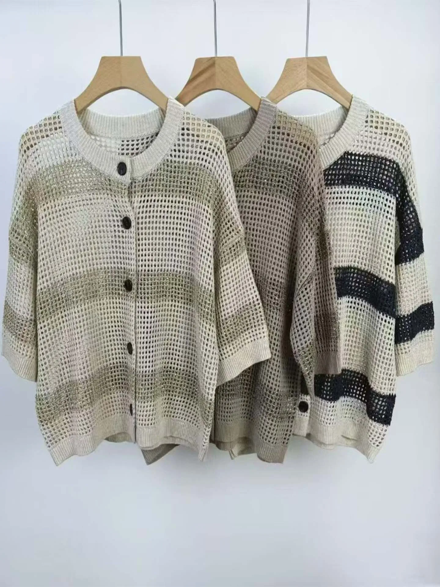 

Женский свободный вязаный льняной кардиган Pure Quali Весна-Лето 2026 с круглым вырезом, пайетками и ажурным дизайном, повседневный стиль