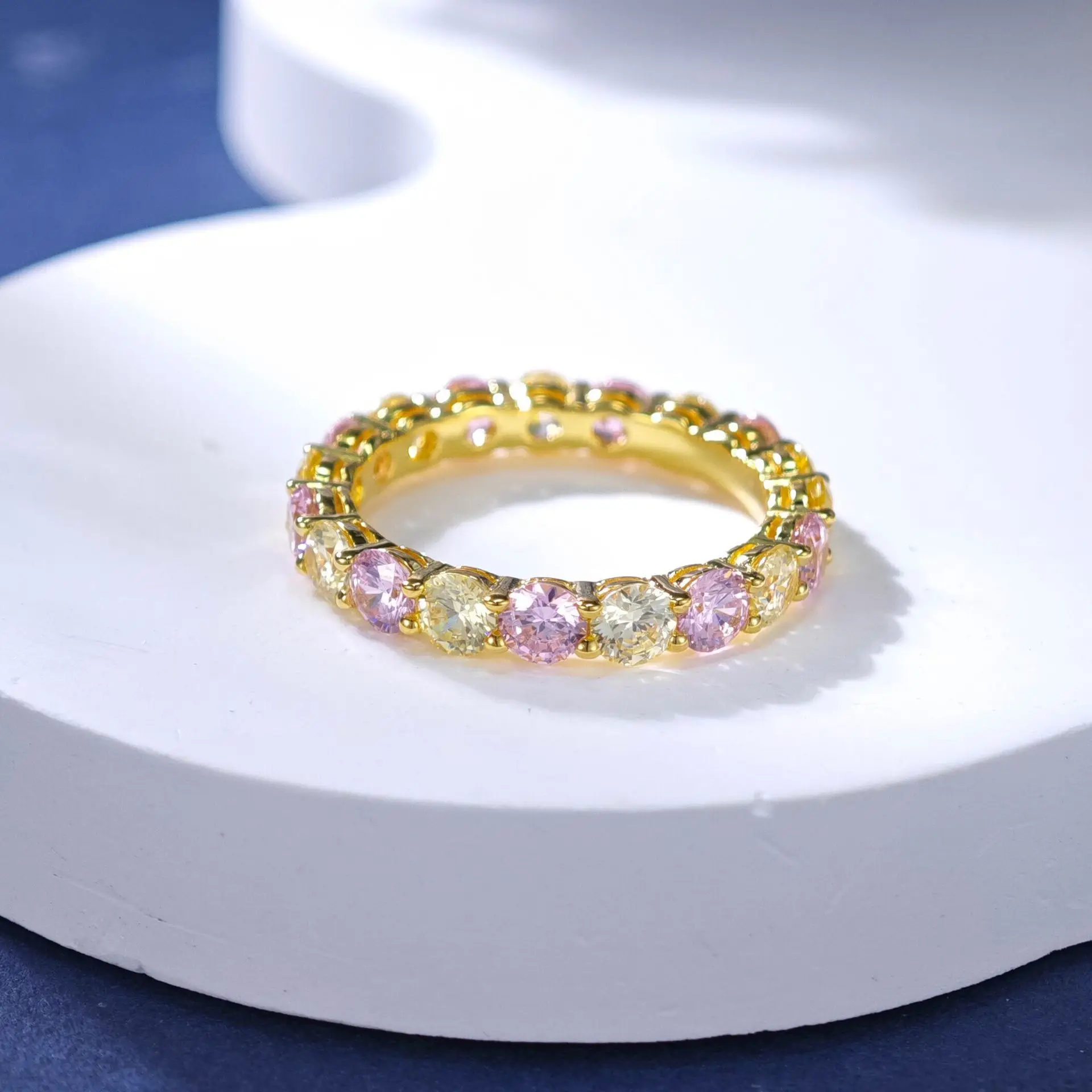 

AU750 gold color 18K yellow and pink ring for women simple full circle prong set single diamond 20 points 18K gold ring jewelry