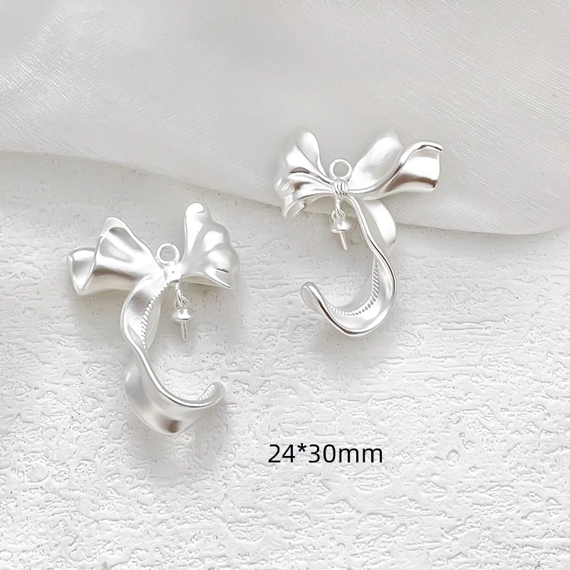 2 Pieces  Brass Plated Genuine Gold Thick Silver Bow Pendant  DIY Makes Fashionable Jewelry Necklaces  Ear Accessory Materials