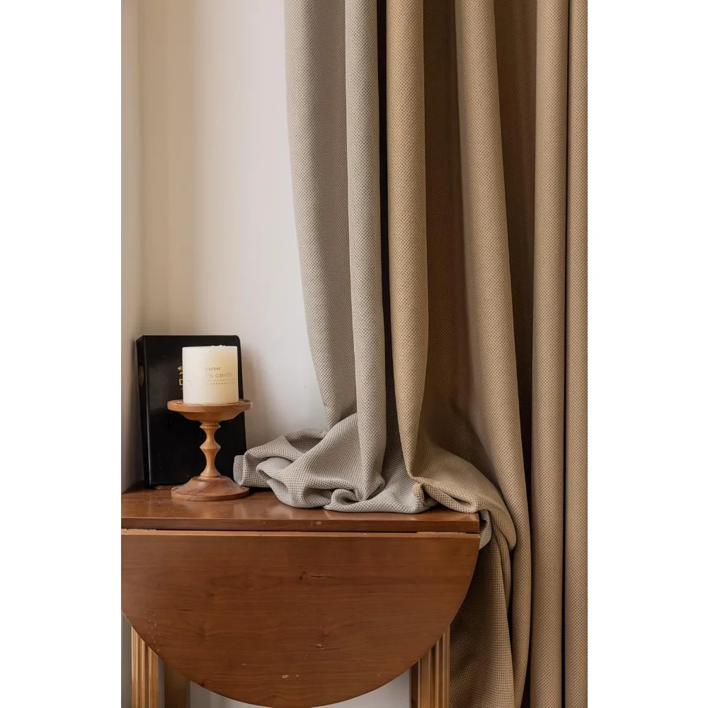 Zasłony okienne z efektem zaciemnienia, patchworkowe, z szenili, kolor jasny kawowy, 137x244 cm, z oczkami, do salonu.